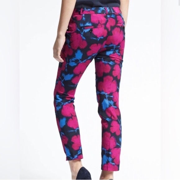 Banana Republic Avery Cropped Leg Floral Print Pants - Picture 2 of 8